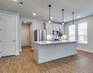 9521 Thorncrown Lane - Photo Thumbnail 3