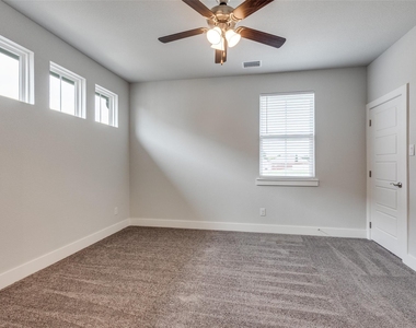 9521 Thorncrown Lane - Photo Thumbnail 6