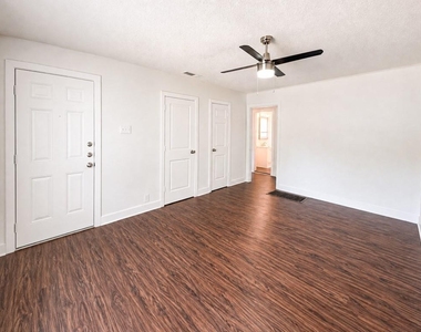 6710 Petain Avenue - Photo Thumbnail 2