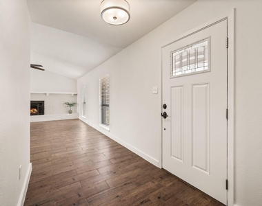 5424 Gregory Drive - Photo Thumbnail 3