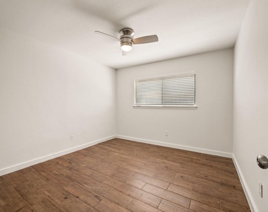 5424 Gregory Drive - Photo Thumbnail 21