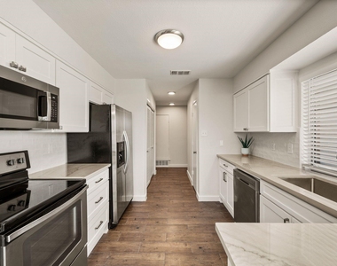 5424 Gregory Drive - Photo Thumbnail 11