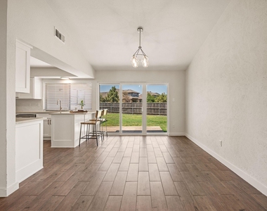 5424 Gregory Drive - Photo Thumbnail 9