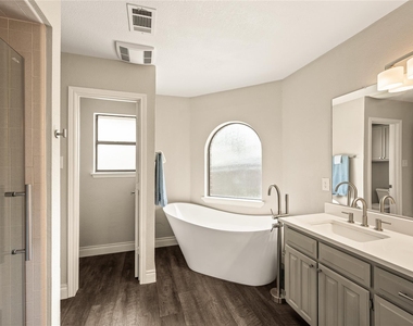 1521 Briarcrest Drive - Photo Thumbnail 18