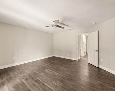 1521 Briarcrest Drive - Photo Thumbnail 17