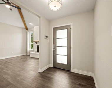 1521 Briarcrest Drive - Photo Thumbnail 3