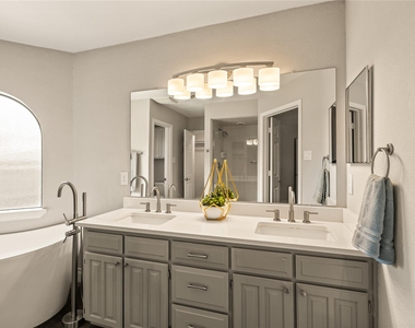 1521 Briarcrest Drive - Photo Thumbnail 19