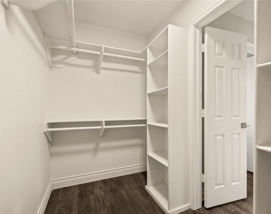 1521 Briarcrest Drive - Photo Thumbnail 21