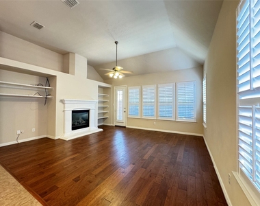 14620 Falling Leaf Drive - Photo Thumbnail 12