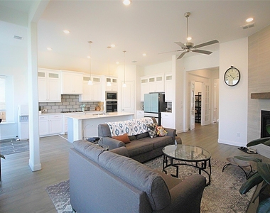 606 Artesian Drive - Photo Thumbnail 2