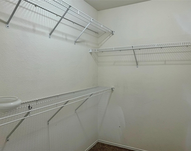 1713 Elm Street - Photo Thumbnail 5