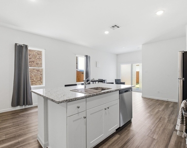 2314 Winthrop Avenue - Photo Thumbnail 11