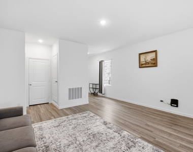 2314 Winthrop Avenue - Photo Thumbnail 7
