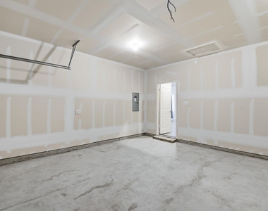 2314 Winthrop Avenue - Photo Thumbnail 10