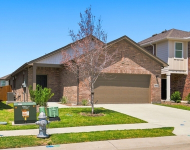 2314 Winthrop Avenue - Photo Thumbnail 2