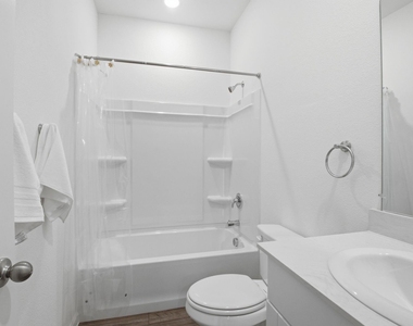 2314 Winthrop Avenue - Photo Thumbnail 19