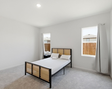 2314 Winthrop Avenue - Photo Thumbnail 23