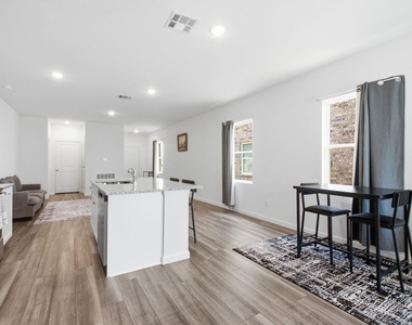 2314 Winthrop Avenue - Photo Thumbnail 15