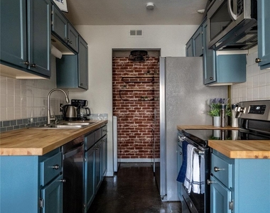 1841 Amber Lane - Photo Thumbnail 7