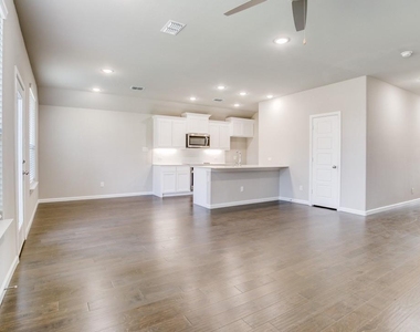 313 Ember Circle - Photo Thumbnail 12