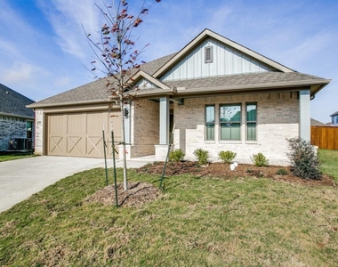 313 Ember Circle - Photo Thumbnail 1