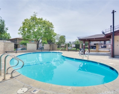 1085 W Sierra Madre - Photo Thumbnail 27