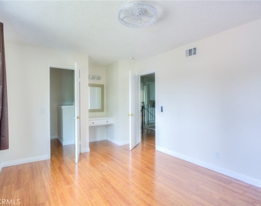 1085 W Sierra Madre - Photo Thumbnail 15