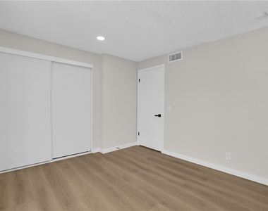 1242 Sultan Circle - Photo Thumbnail 24