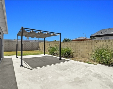 1242 Sultan Circle - Photo Thumbnail 33
