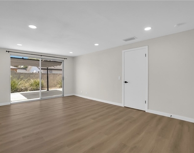 1242 Sultan Circle - Photo Thumbnail 18