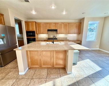 34413 Waltham Place - Photo Thumbnail 8