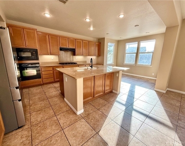 34413 Waltham Place - Photo Thumbnail 7