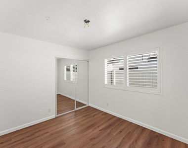 868 Duvall Avenue - Photo Thumbnail 15
