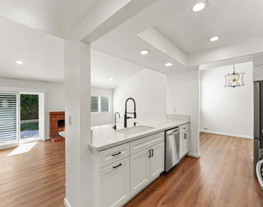 868 Duvall Avenue - Photo Thumbnail 6