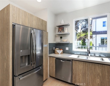 15 Brookline Way - Photo Thumbnail 16