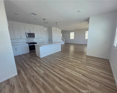 2860 Sapphire Road - Photo Thumbnail 3
