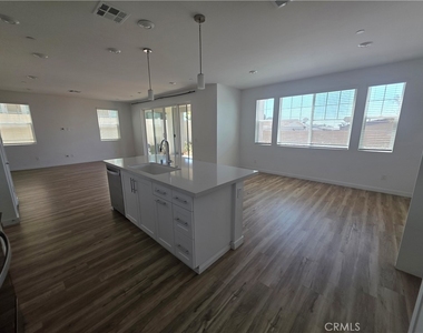 2860 Sapphire Road - Photo Thumbnail 2