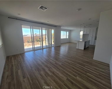 2860 Sapphire Road - Photo Thumbnail 5