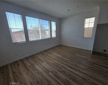 2860 Sapphire Road - Photo Thumbnail 4