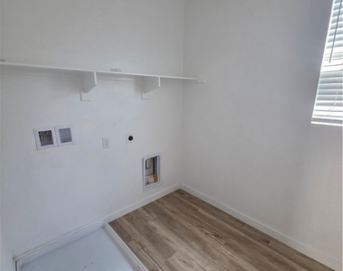 2860 Sapphire Road - Photo Thumbnail 16