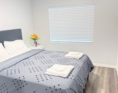 1003 Elsberry - Photo Thumbnail 3