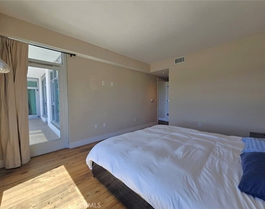 3131 Michelson - Photo Thumbnail 15