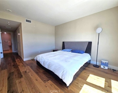 3131 Michelson - Photo Thumbnail 16