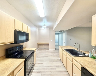 24909 Madison Avenue - Photo Thumbnail 8