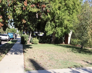 22942 Leadwell - Photo Thumbnail 9