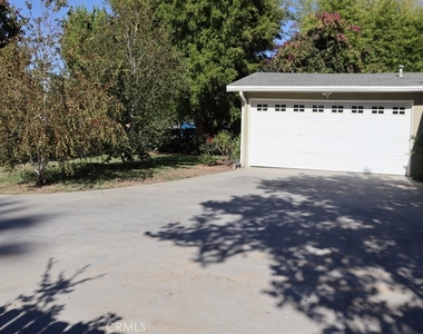 22942 Leadwell - Photo Thumbnail 6