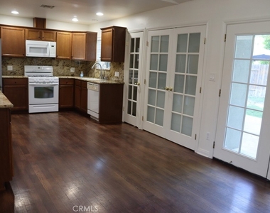 22942 Leadwell - Photo Thumbnail 16
