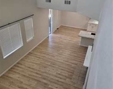 4206 Vahan Court - Photo Thumbnail 6