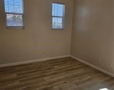 4206 Vahan Court - Photo Thumbnail 8
