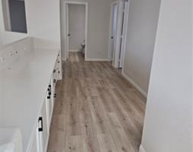 4206 Vahan Court - Photo Thumbnail 7